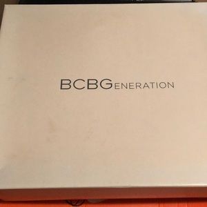 NWOT BCBG WOMENS HEELS OXBLOOD RED SIZE 8